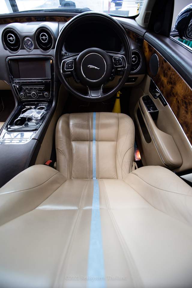 Jaguar XJ interior leather